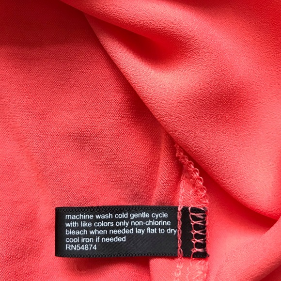 💕SOLD💕The Limited Tank Top - Picture 6 of 7